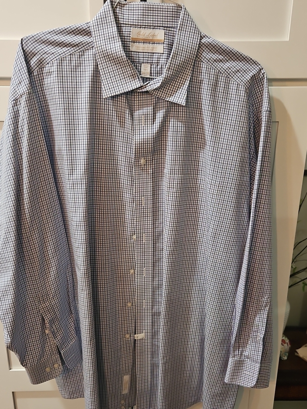 Gold Labbel ,Roundtree And YokBlue and White Micro-Check Dress Shirt 18.5